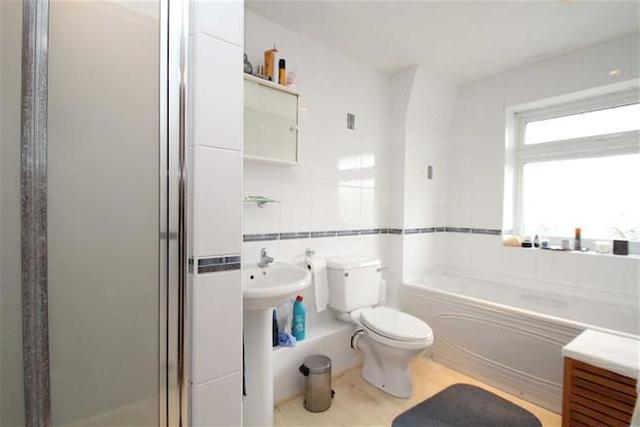  Image of 4 Bedroom Town House to rent at Dunstan Glade, St. Johns Road, Petts Wood, Orpington BR5