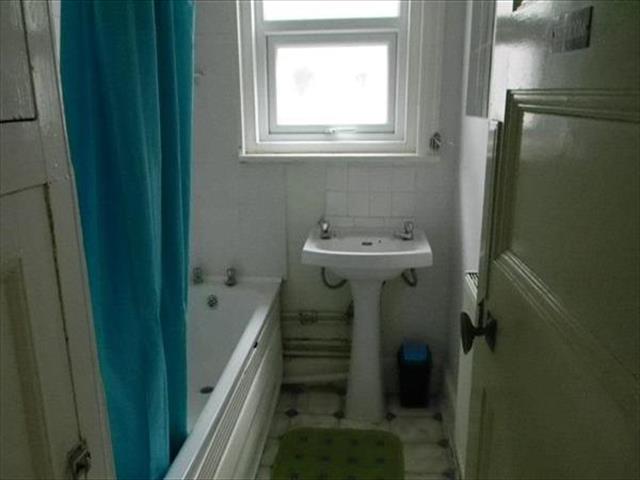  Image of 6 Bedroom Property to rent at Leamington Road, Winton, Bournemouth BH9