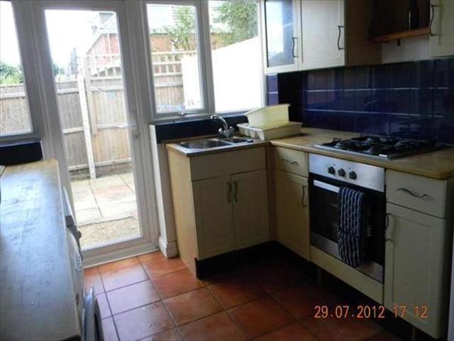  Image of 6 Bedroom Property to rent at Markham Road, Winton, Bournemouth BH9