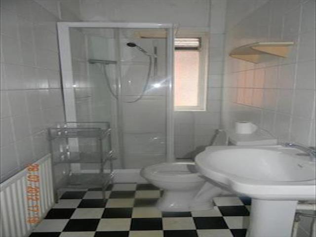  Image of 6 Bedroom Property to rent at Markham Road, Winton, Bournemouth BH9