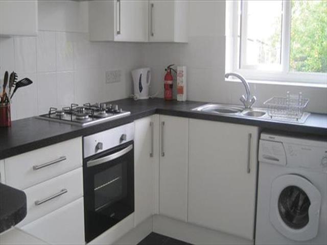  Image of 6 Bedroom Property to rent at Osborne Road, Winton, Bournemouth BH9