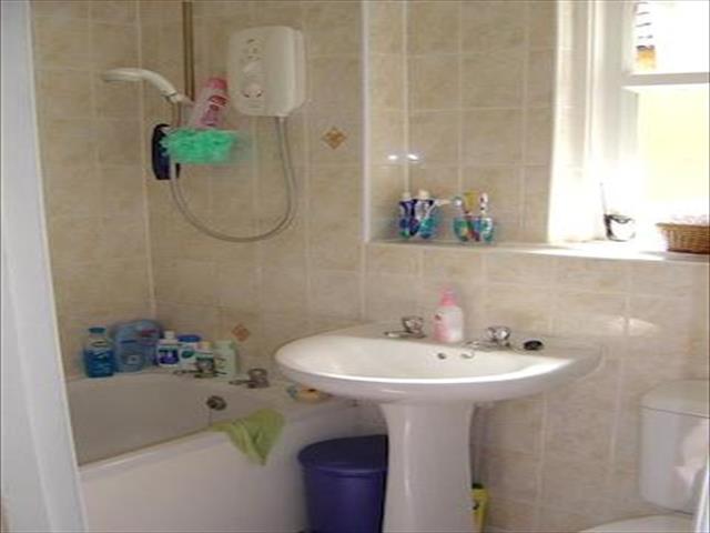  Image of 6 Bedroom Property to rent at Sedgley Road, Winton, Bournemouth BH9