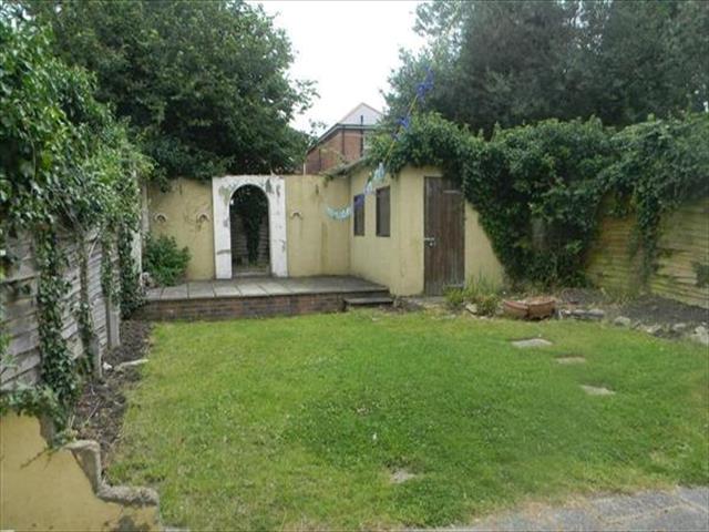  Image of 6 Bedroom Property to rent at Sedgley Road, Winton, Bournemouth BH9