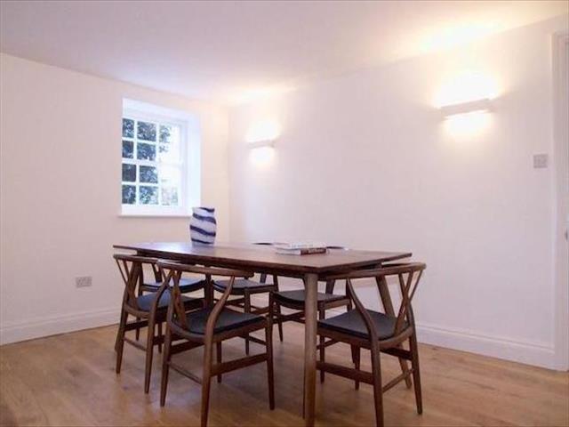  Image of 3 Bedroom Flat for sale at West Grove, London SE10