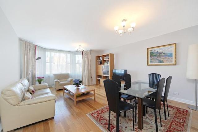  Image of 3 Bedroom Flat to rent at Marlborough Place, St John