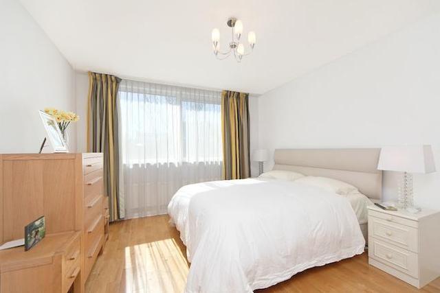  Image of 3 Bedroom Flat to rent at Marlborough Place, St John
