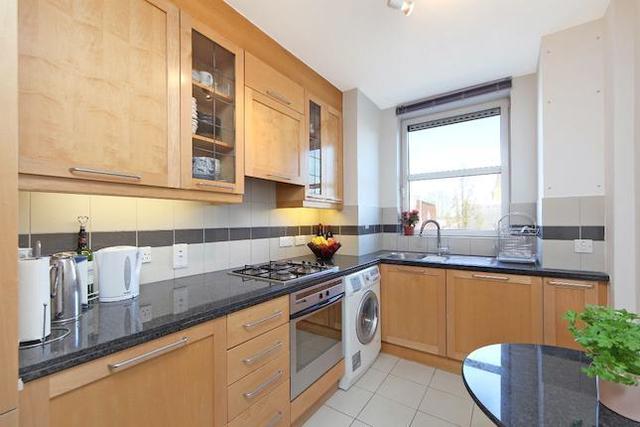  Image of 3 Bedroom Flat to rent at Marlborough Place, St John