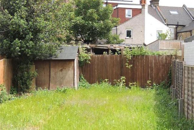  Image of 3 Bedroom Detached for sale at Lodge Road, Croydon CR0