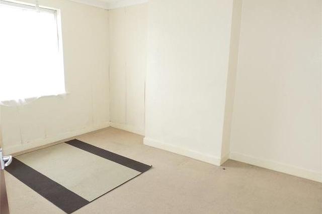  Image of 3 Bedroom Detached for sale at Lodge Road, Croydon CR0