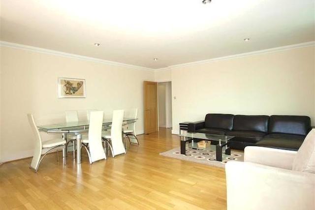  Image of 3 Bedroom Flat to rent at Bridge House, St. George Wharf, Nine Elms, London SW8