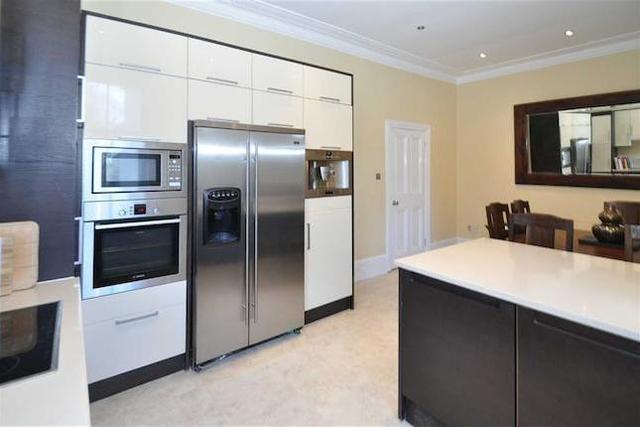  Image of 3 Bedroom Flat for sale at Sundridge Avenue, Bromley, Kent BR1