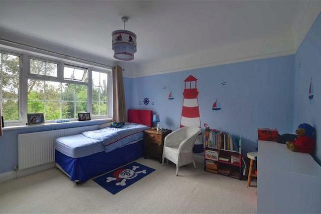  Image of 3 Bedroom Semi-Detached for sale at Petts Wood Road, Petts Wood, Orpington BR5