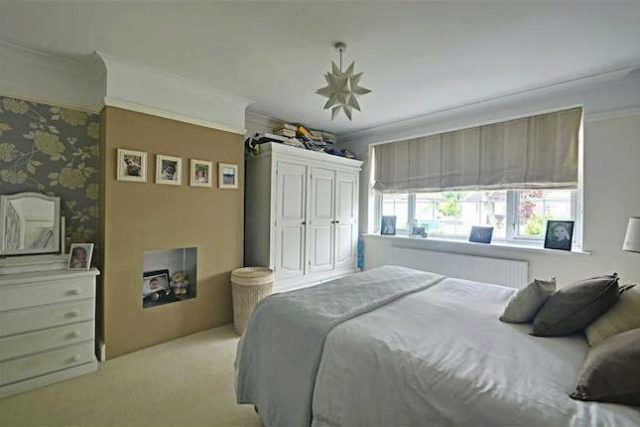  Image of 3 Bedroom Semi-Detached for sale at Petts Wood Road, Petts Wood, Orpington BR5