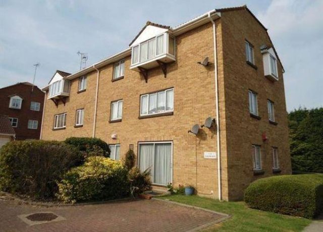  Image of 2 Bedroom Flat to rent at Hadlow Drive, Palm Bay, Margate CT9