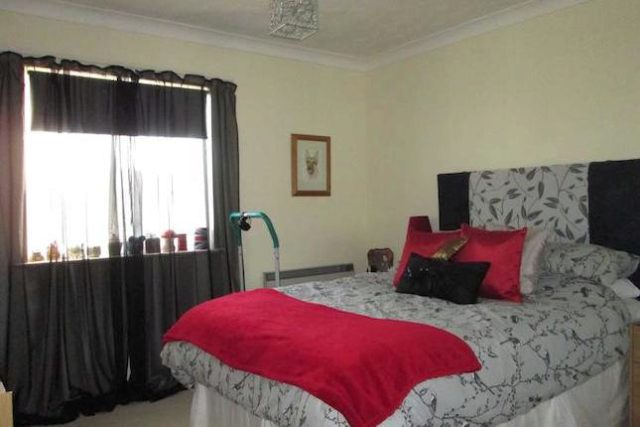  Image of 2 Bedroom Flat to rent at Hadlow Drive, Palm Bay, Margate CT9