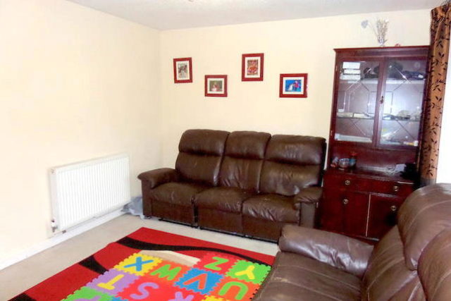  Image of 2 Bedroom Farm House to rent at Southern Avenue, Feltham TW14