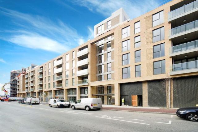  Image of 3 Bedroom Flat to rent at Hilton Wharf, Greenwich SE10