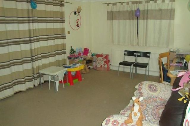  Image of 1 Bedroom Flat for sale at Royal Court, Reading RG1