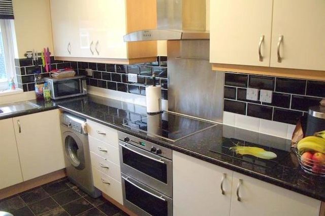  Image of 2 Bedroom Maisonette for sale at Kennedy Drive, Pangbourne RG8