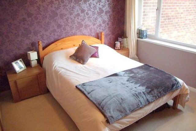  Image of 2 Bedroom Maisonette for sale at Kennedy Drive, Pangbourne RG8