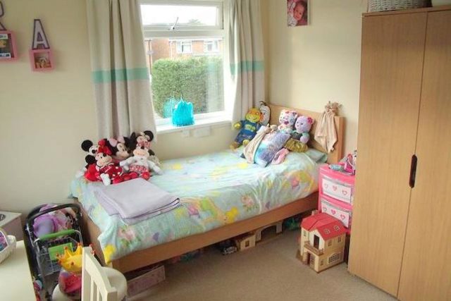  Image of 2 Bedroom Maisonette for sale at Kennedy Drive, Pangbourne RG8