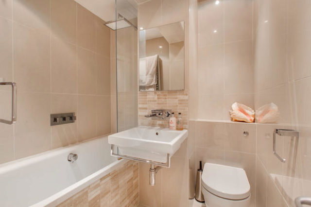  Image of 2 Bedroom Flat for sale at Crookham Road, London SW6
