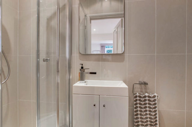  Image of 2 Bedroom Flat for sale at Crookham Road, London SW6