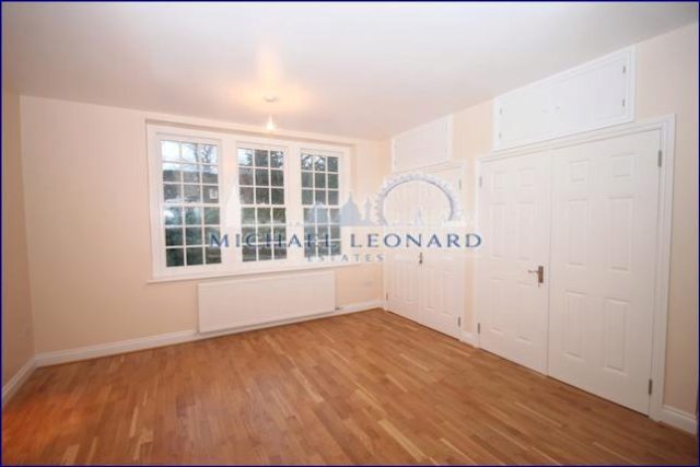  Image of 2 Bedroom Flat to rent at Fff Back, Bracknell Gardens, Hampstead NW3