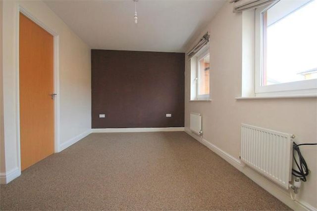  Image of 3 Bedroom Terraced to rent at Admiralty Close, West Drayton, Middlesex UB7