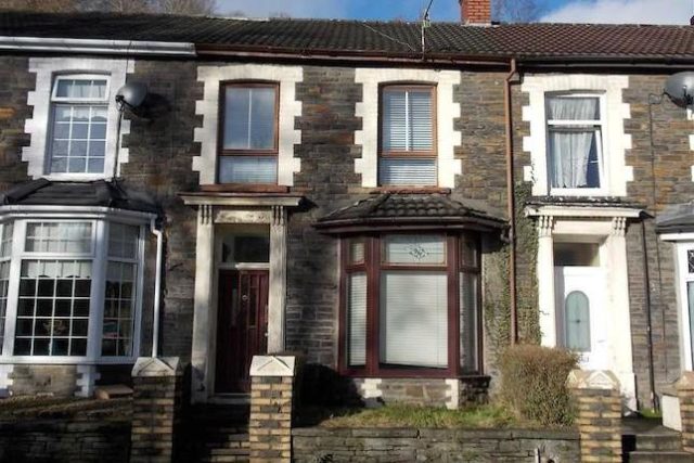  Image of 3 Bedroom Terraced for sale at Berw Road, Pontypridd CF37