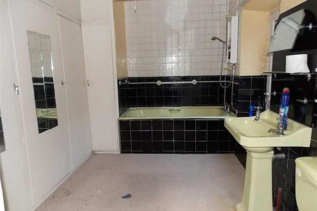  Image of 3 Bedroom Terraced for sale at Berw Road, Pontypridd CF37