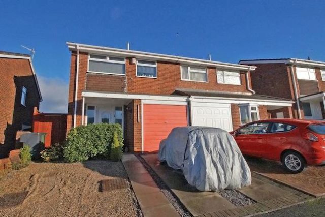  Image of 3 Bedroom Semi-Detached for sale at Pennine Road, Bromsgrove B61