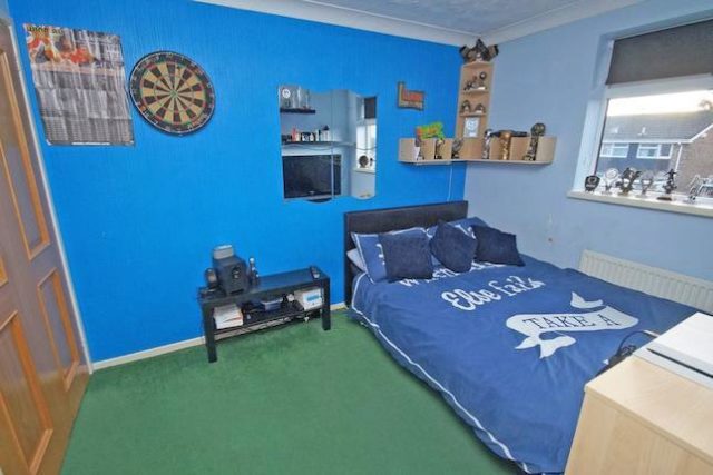  Image of 3 Bedroom Semi-Detached for sale at Pennine Road, Bromsgrove B61