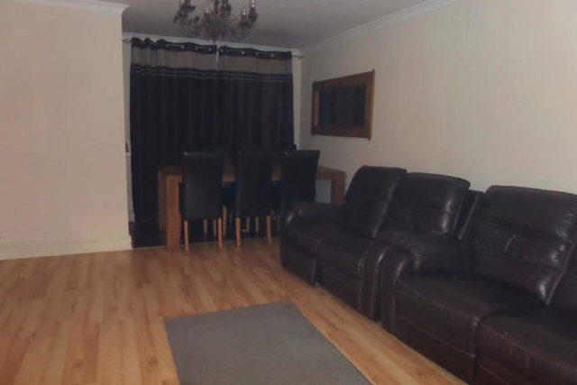  Image of 2 Bedroom Flat to rent at Burket Close, Southall UB2