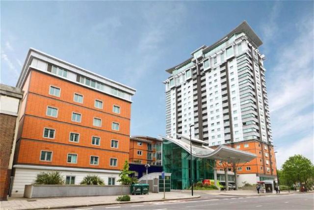  Image of 3 Bedroom Flat to rent at The Perspective Building, South Bank, London SE1