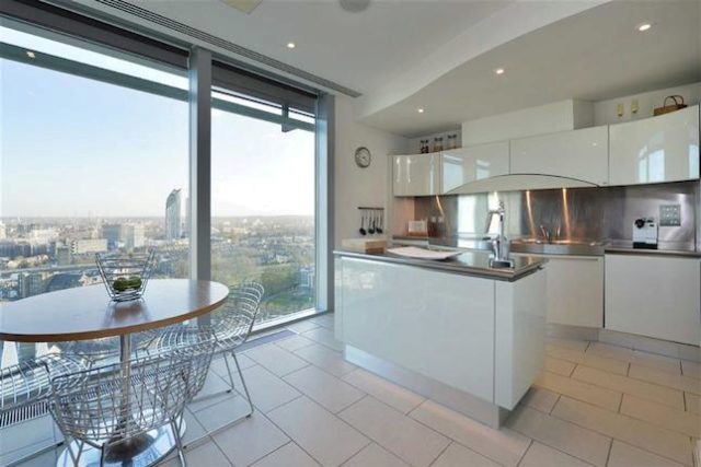  Image of 3 Bedroom Flat to rent at The Perspective Building, South Bank, London SE1