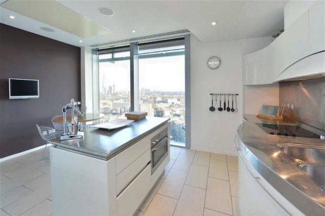  Image of 3 Bedroom Flat to rent at The Perspective Building, South Bank, London SE1