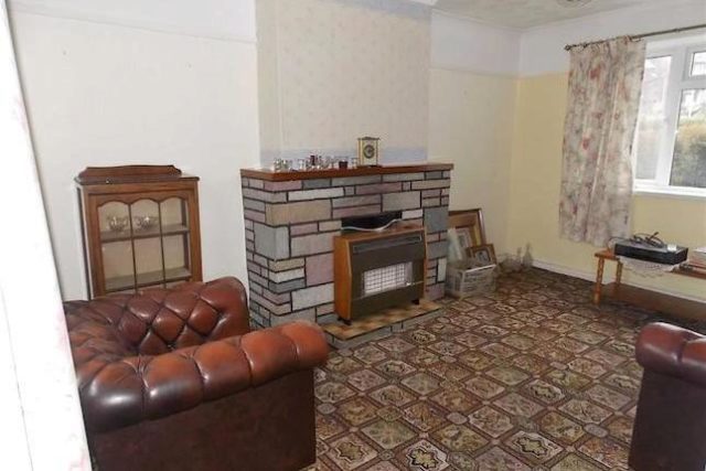  Image of 3 Bedroom Semi-Detached for sale at Dyffryn Avenue, Rhydyfelin, Pontypridd CF37
