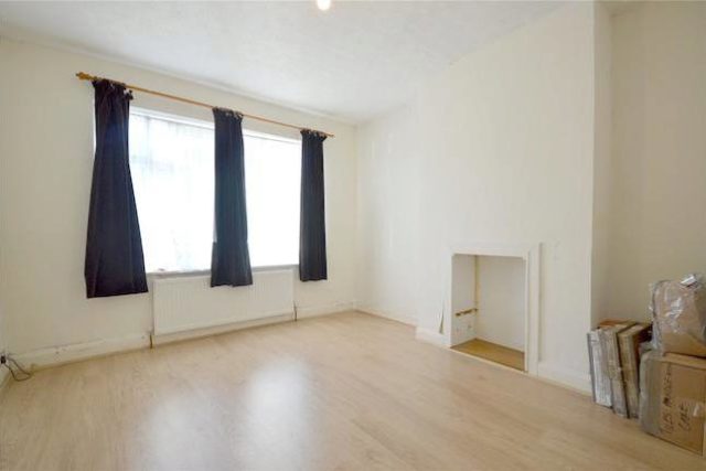  Image of 1 Bedroom Maisonette to rent at Howard Road, London SE25