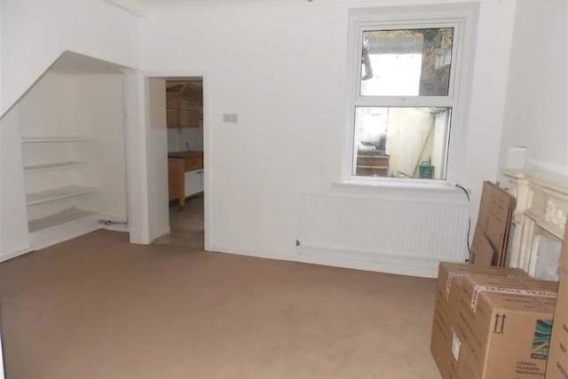  Image of 3 Bedroom Terraced for sale at Berw Road, Pontypridd CF37