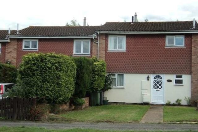  Image of 1 Bedroom Room to rent at Rowan Close, Guildford GU1