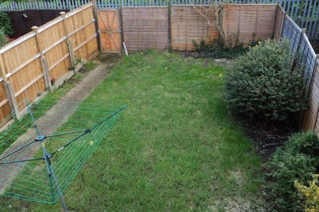  Image of 1 Bedroom Room to rent at Rowan Close, Guildford GU1