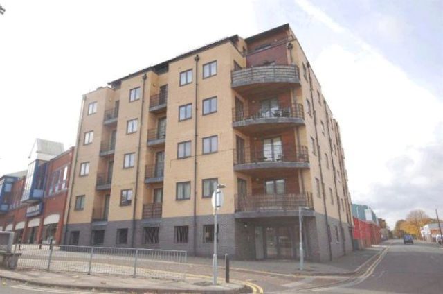  Image of 2 Bedroom Flat to rent at Immaculate Two Double Bedroom Apartment, Reading RG1