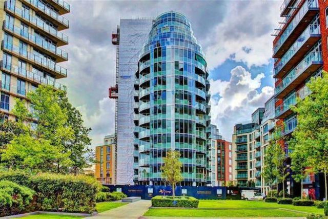  Image of 2 Bedroom Flat for sale at The Pinnacle, Battersea Reach, London SW18