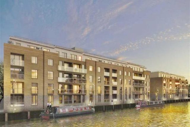  Image of 2 Bedroom Flat for sale at Bywater Square, Canary Gateway, Docklands, London E14