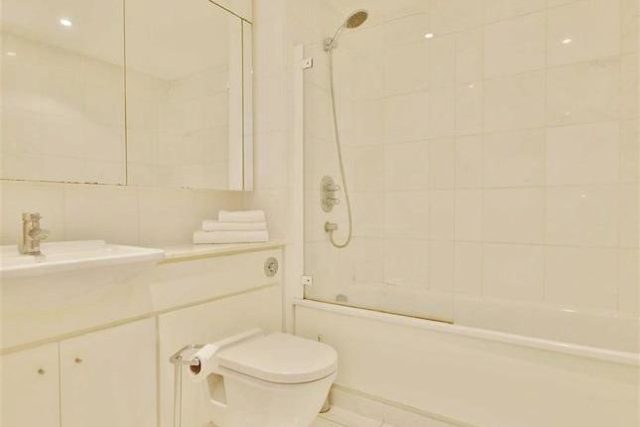  Image of 2 Bedroom Flat to rent at Cavendish House, Westminster, London SW1P