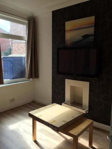  Image of 4 Bedroom Property to rent at Chaucer Street, Leicester LE2