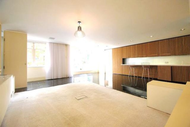  Image of 1 Bedroom Property to rent at Pavilion Court, Frognal Rise, London NW3