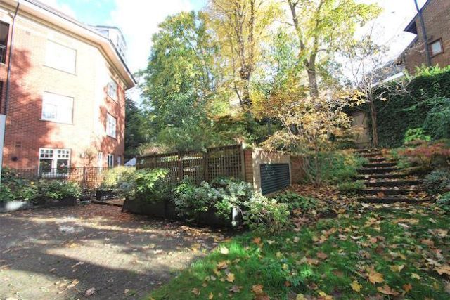  Image of 1 Bedroom Property to rent at Pavilion Court, Frognal Rise, London NW3
