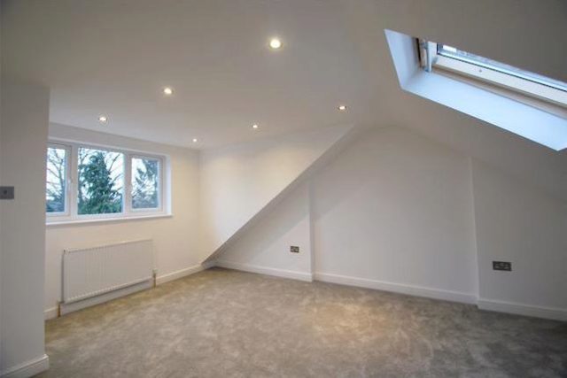  Image of 2 Bedroom Flat for sale at Cheshire Road, Bowes Park, London N22